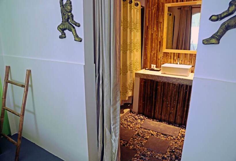 غرفة ديلوكس مطلة على حمام السباحة, Green Leaf Boutique