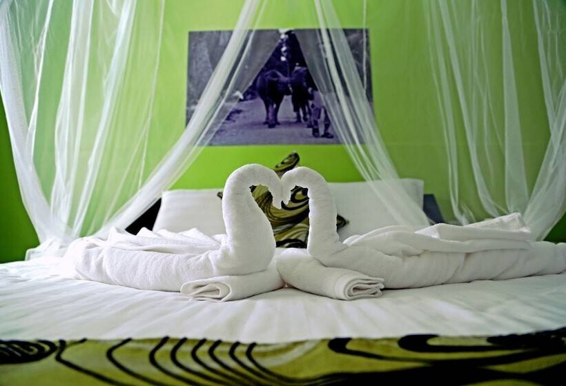 غرفة ديلوكس مطلة على حمام السباحة, Green Leaf Boutique