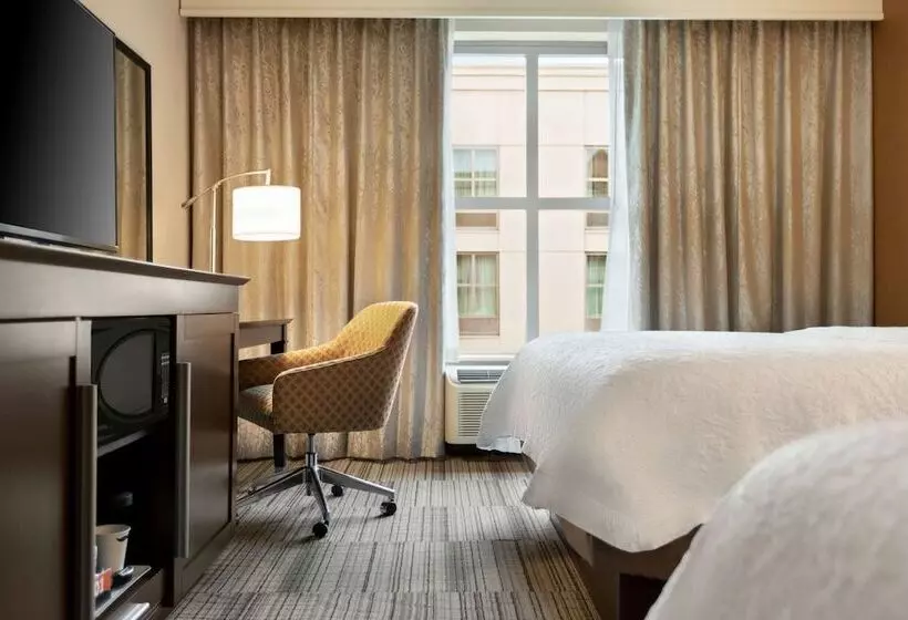 ２ダブルベッドのスタンダードルーム, Hampton Inn & Suites Roanokedowntown
