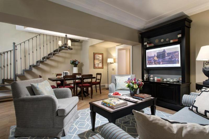 غرفة قياسية سرير كينج, Hampton Inn & Suites Roanokedowntown