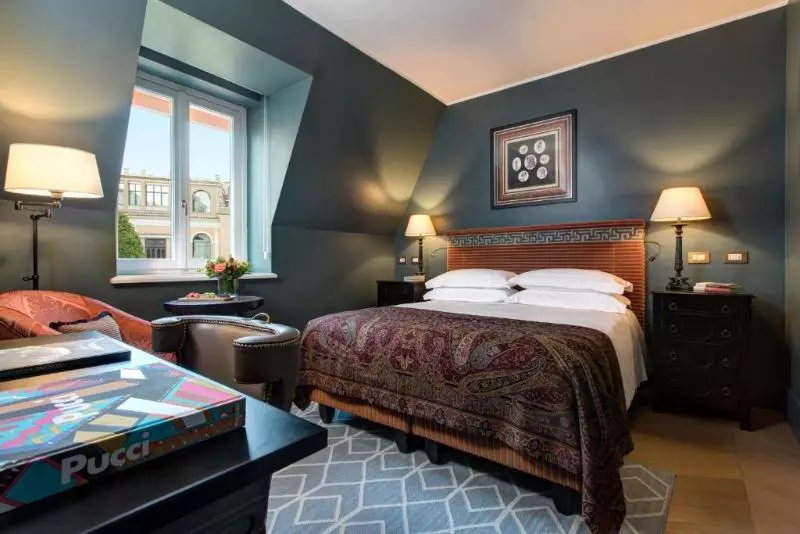 キングサイズベッドのスタンダードルーム, Hampton Inn & Suites Roanokedowntown