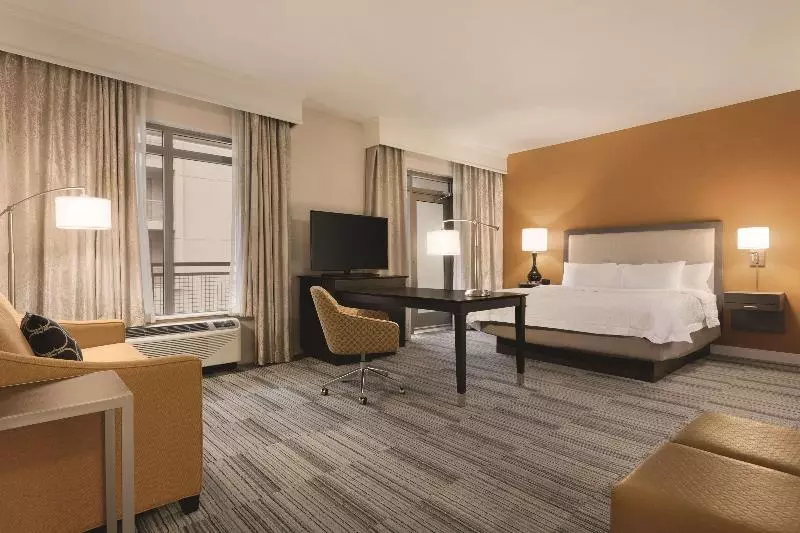 バルコニー付きスタンダードステューディオ, Hampton Inn & Suites Roanokedowntown