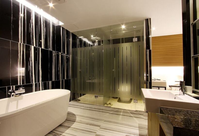 غرفة ديلوكس, Royal Prime