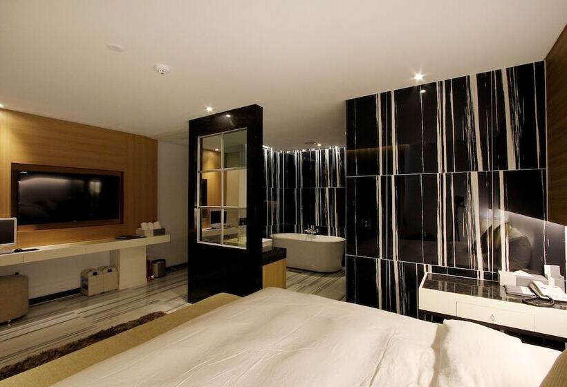 غرفة ديلوكس, Royal Prime