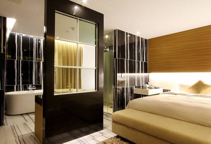 غرفة ديلوكس, Royal Prime