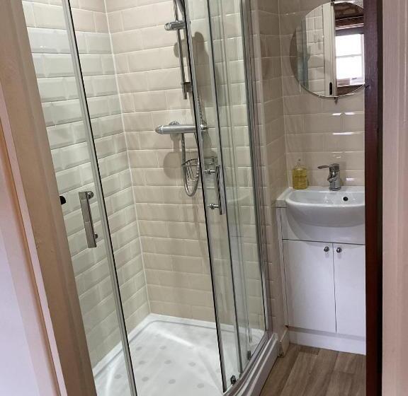 חדר סטנדרט, The Bell Inn