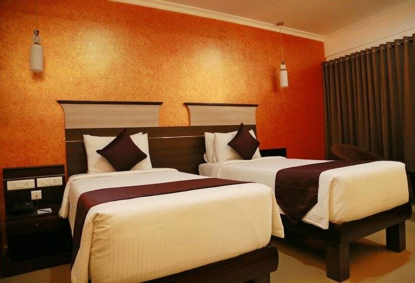 Deluxe Room, The Dunes Continental