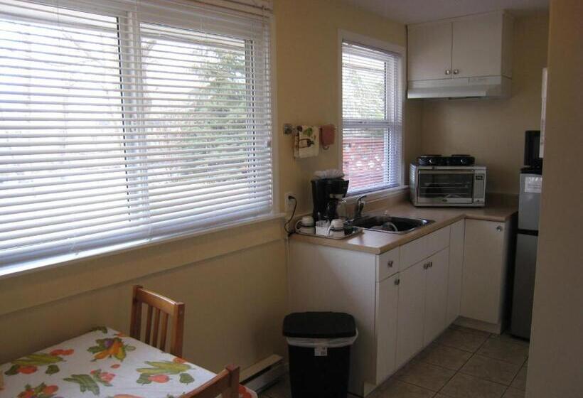 スイート, Johnny's Motel