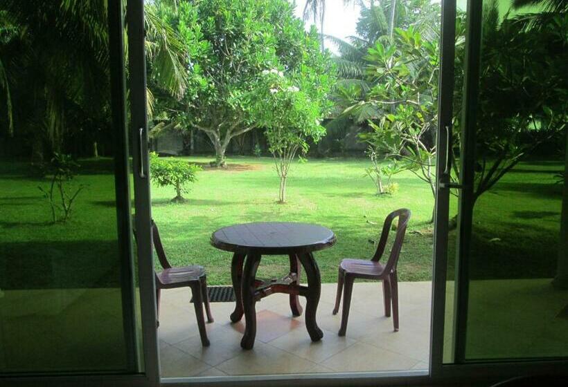 디럭스 룸, Raja Beach