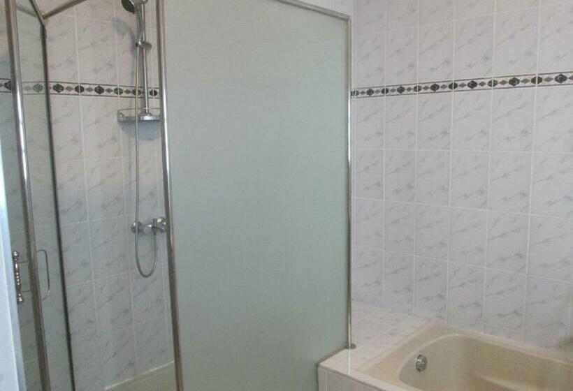 디럭스 룸, Raja Beach