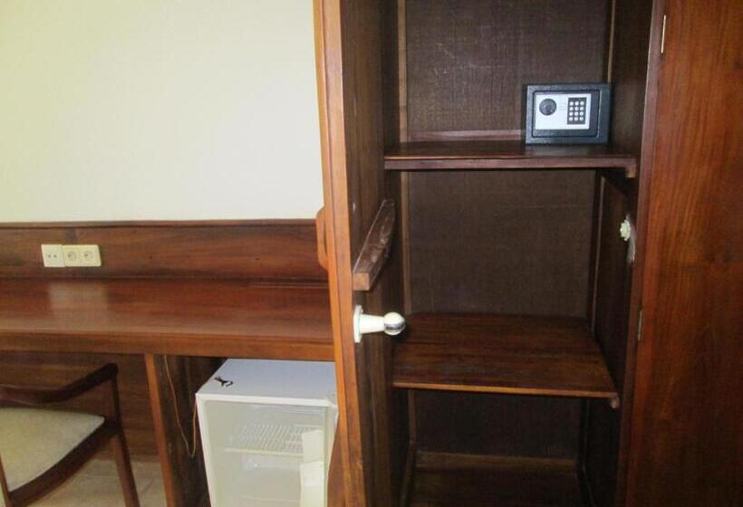 디럭스 룸, Raja Beach