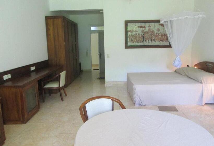 디럭스 룸, Raja Beach