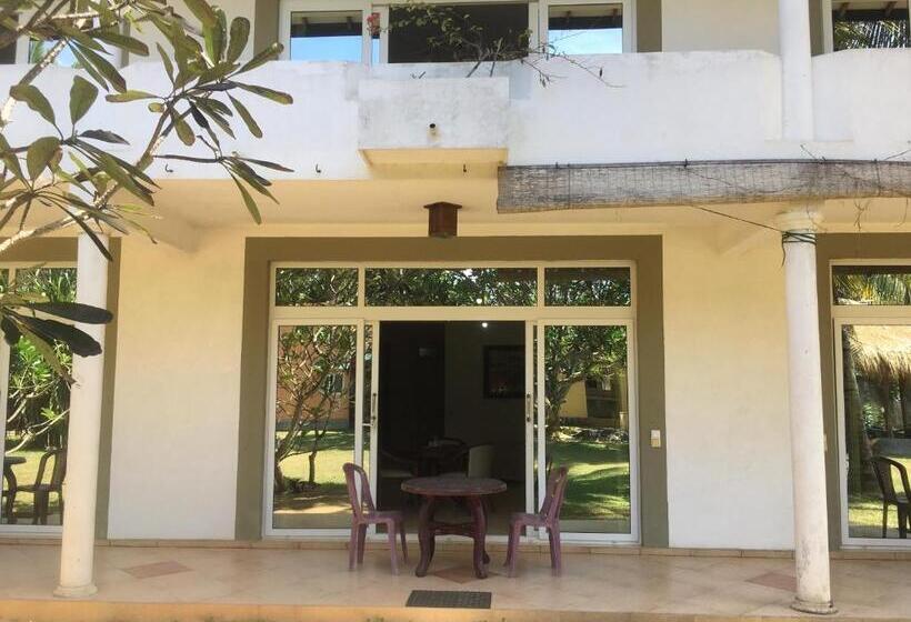 디럭스 룸, Raja Beach