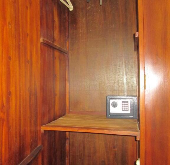 디럭스 패밀리 룸, Raja Beach