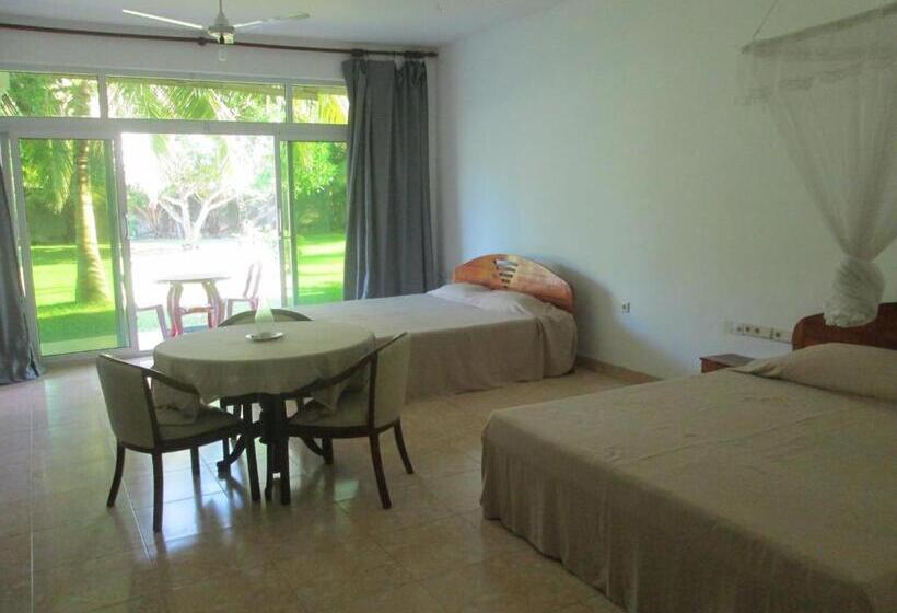 디럭스 패밀리 룸, Raja Beach