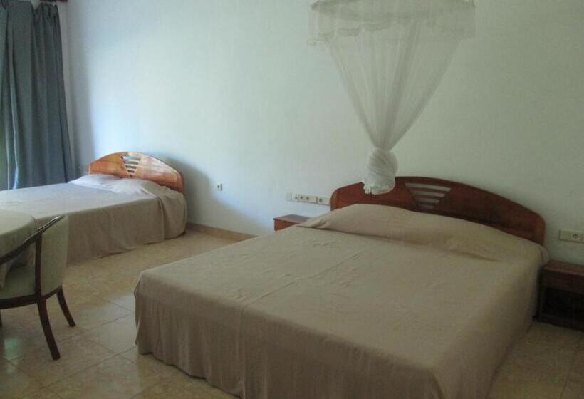 디럭스 패밀리 룸, Raja Beach