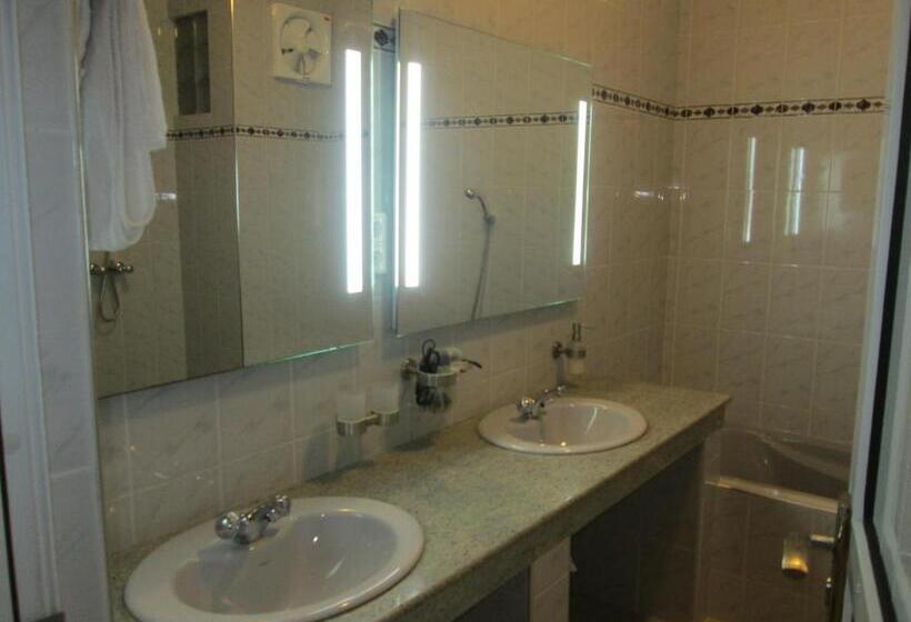 패밀리 룸, Raja Beach