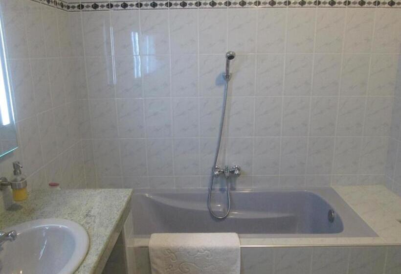 패밀리 룸, Raja Beach