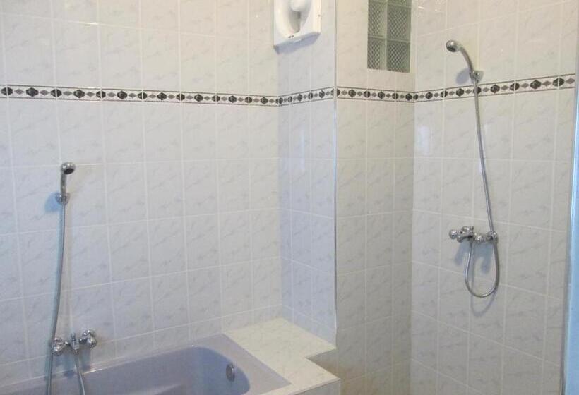 패밀리 룸, Raja Beach