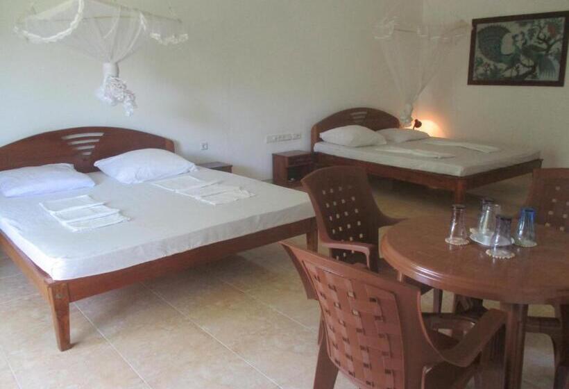 패밀리 룸, Raja Beach