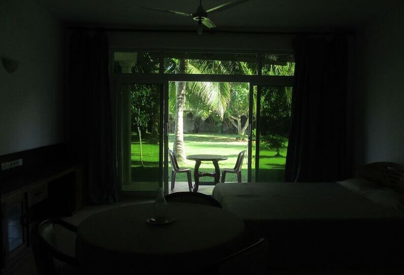 패밀리 룸, Raja Beach