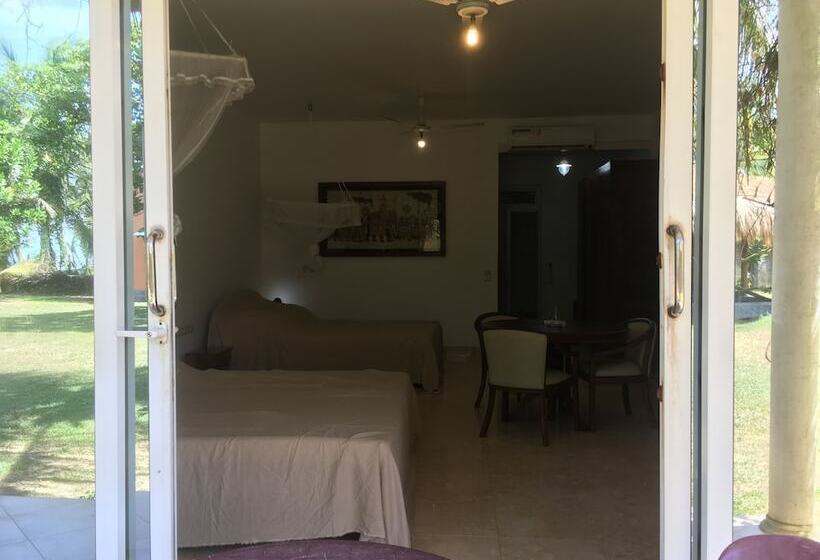 패밀리 룸, Raja Beach