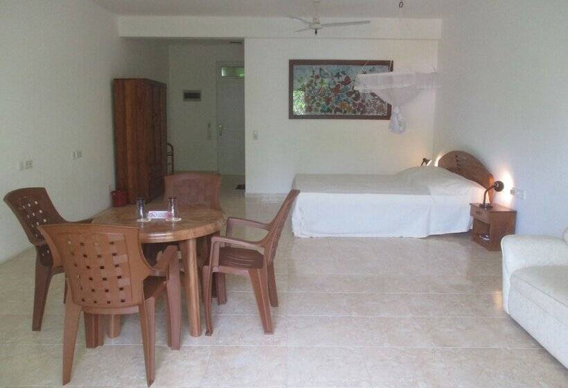 스탠다드 발코니 룸, Raja Beach