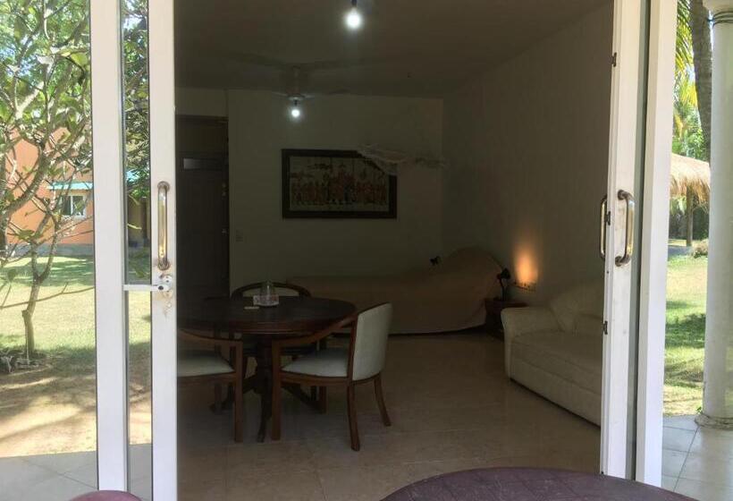 디럭스 룸, Raja Beach