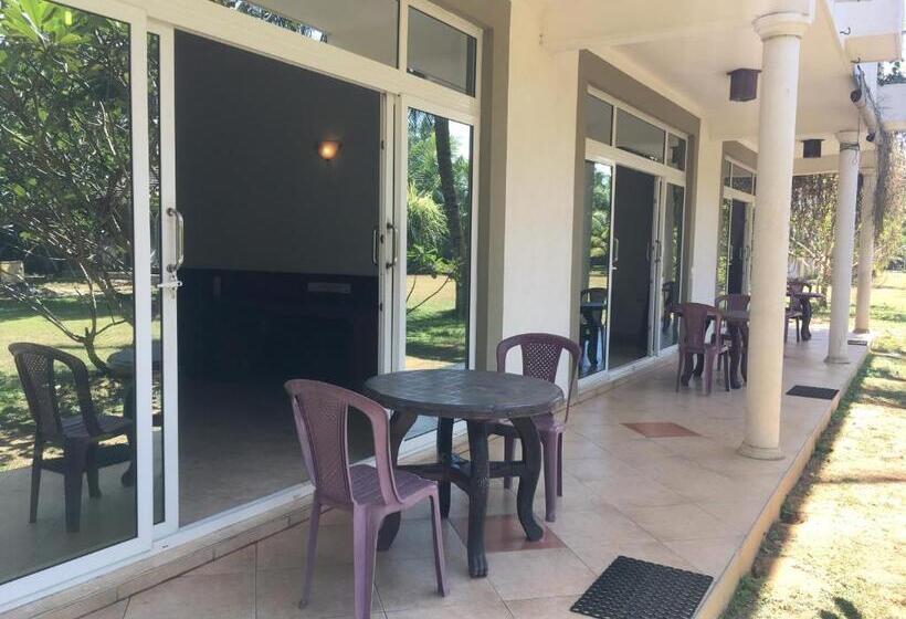 디럭스 룸, Raja Beach