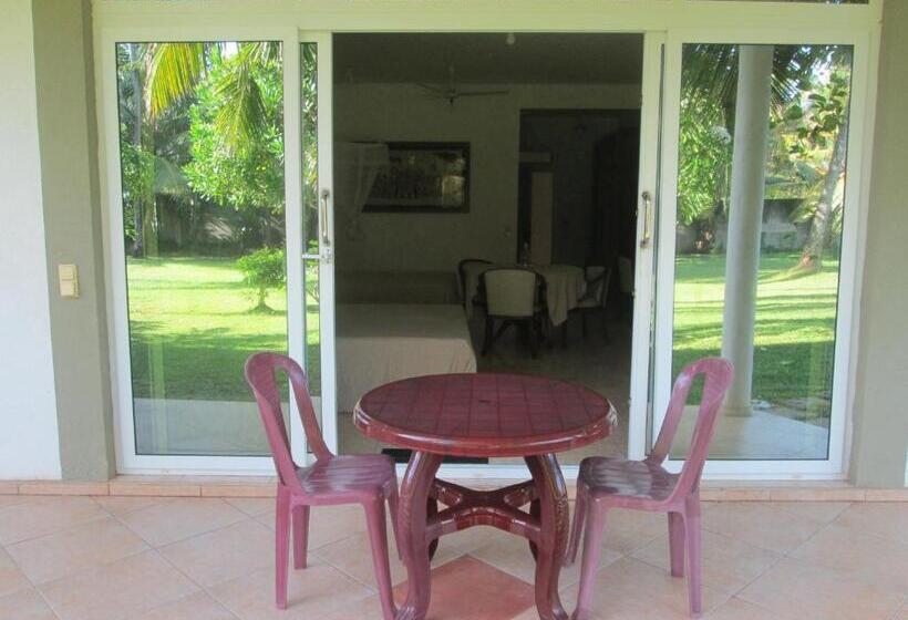 디럭스 패밀리 룸, Raja Beach