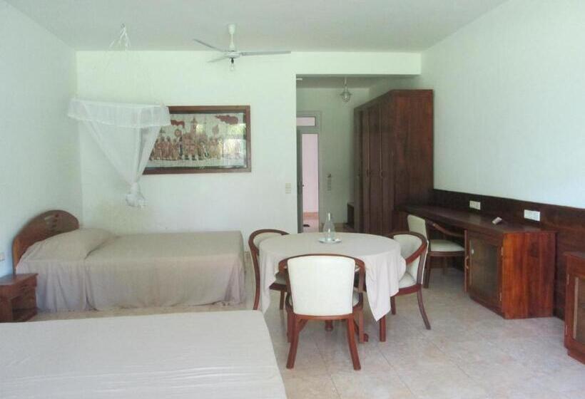 디럭스 패밀리 룸, Raja Beach