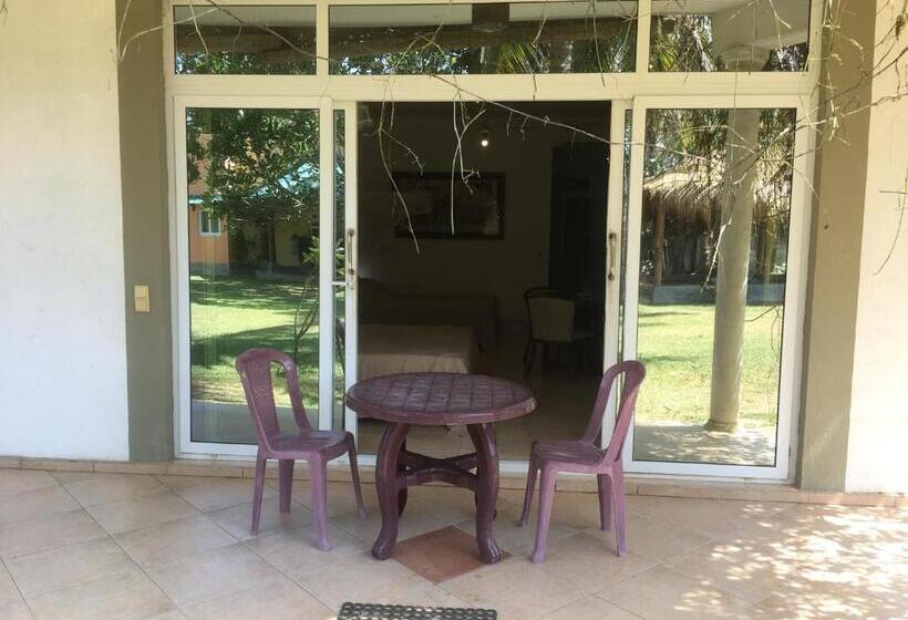 디럭스 패밀리 룸, Raja Beach