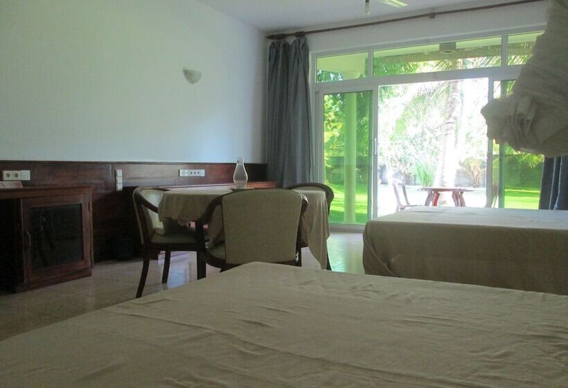 패밀리 룸, Raja Beach