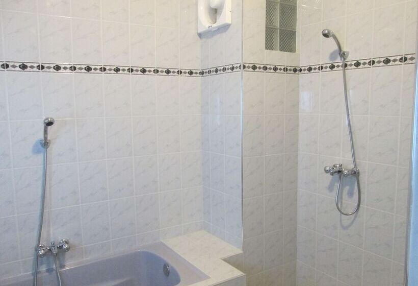 패밀리 룸, Raja Beach