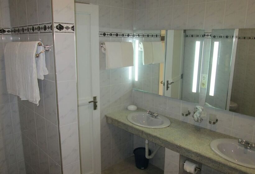 패밀리 룸, Raja Beach