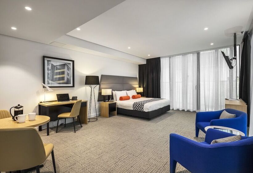 管理人员工作室, Quest St Leonards