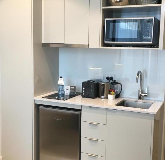 Standaard Studio, Quest St Leonards