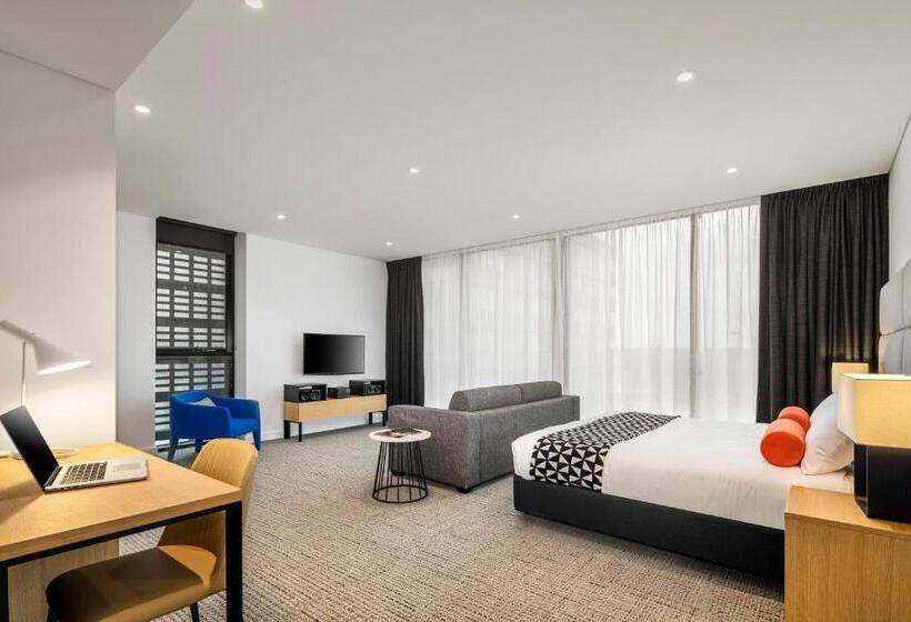 豪华工作室, Quest St Leonards