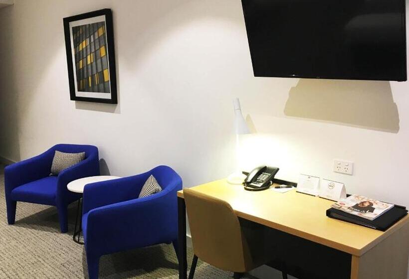 Estúdio Superior, Quest St Leonards