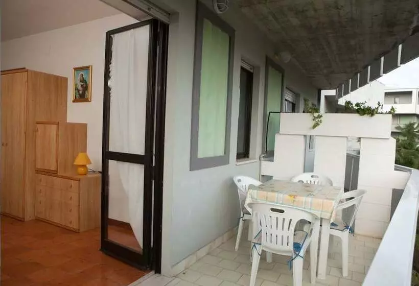 استودیوی استاندارد, Residence Primula