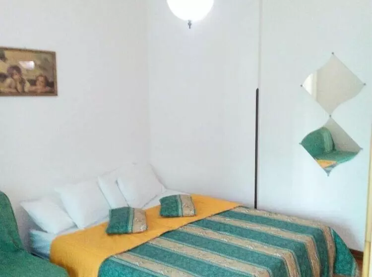 استودیوی استاندارد, Residence Primula