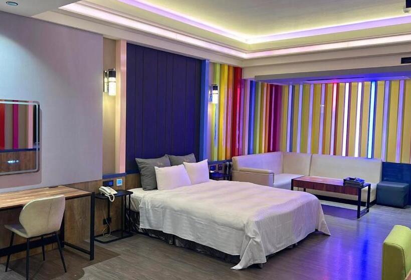 اتاق استاندارد با وان آب گرم, Soho Motel