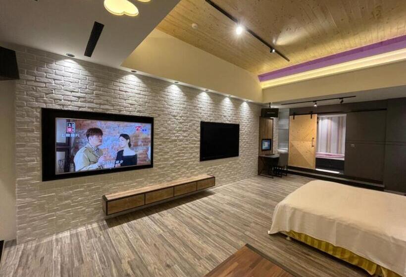 اتاق استاندارد با وان آب گرم, Soho Motel