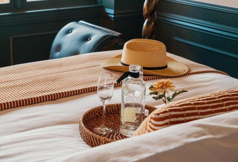 جناح, El Caminante Bar & Bungalows