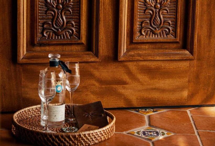 جناح, El Caminante Bar & Bungalows