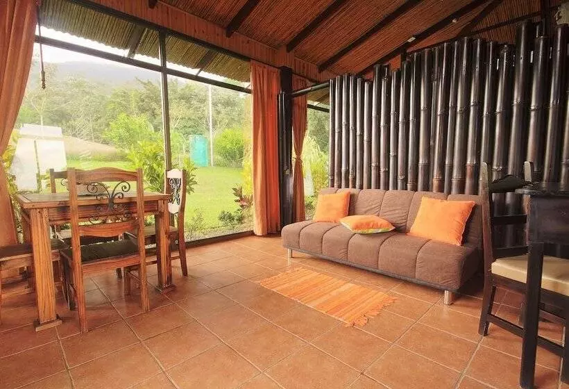 ツーベッドルーム　ヴィラ, Arenal Waterfall Lodge Villas