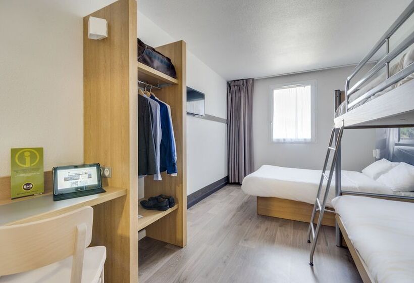 חדר סטנדרט לארבעה, B&b Hotel Brignoles