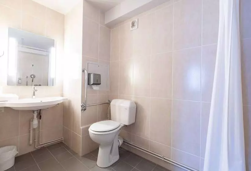 Standard Værelse Tilpasset til Handicappede, B&b Hotel Laval Changé