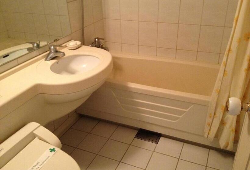 غرفة قياسية ثلاثية, Busan Central