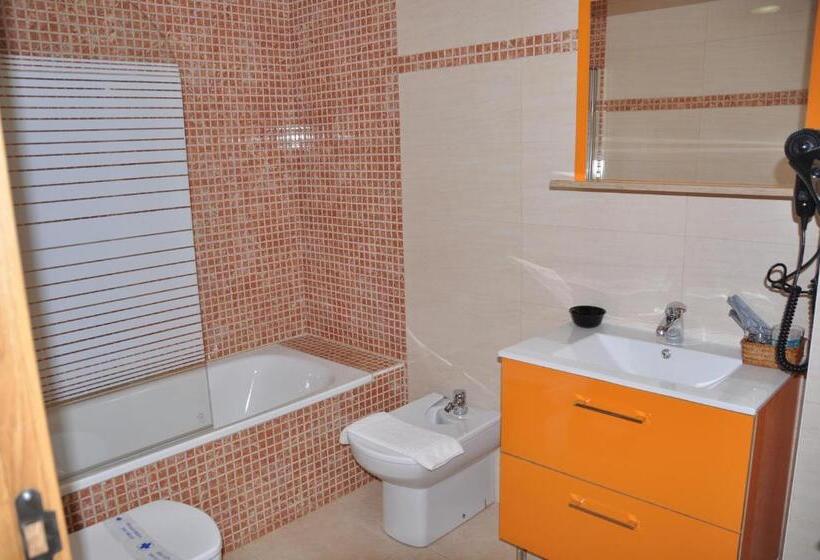 Habitación Estándar, De Alba